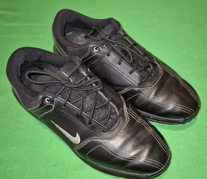 Nike Heritage scarpe da golf nere da uomo scarpe da ginnastica in pelle punte 339094-001 UK 8,5 - Foto 1 di 7