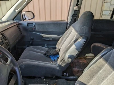 2004 2003 2002 2001 2000 Dodge Dakota assento de pano dianteiro passageiro manual - Imagem 1 de 4