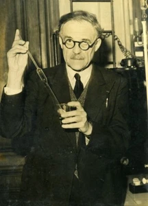 Frankreich Academie de Medecine Professeur Georges Schaeffer altes Pressefoto 1946 - Bild 1 von 3
