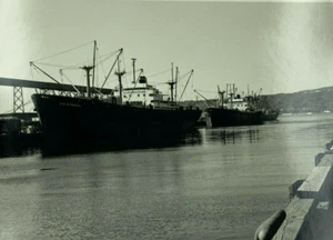 Schiffe am Dock Angeln Fracht Wasser Boot schwarzweiß Foto 8 x 10 - Bild 1 von 3