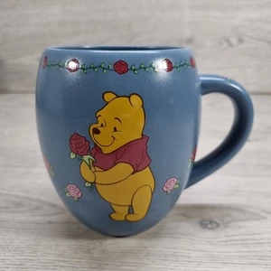 Disney Store Grande Winnie Pooh Rosas Azul Barril Taza Taza Té Café Cerámica Raro - Imagen 1 de 6
