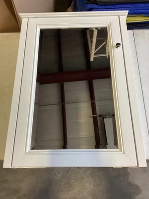 Robern M Series 31”x 24” x 6” White  Single Door Medicine Cabinet - MT20D4FHW - Image 1 of 4