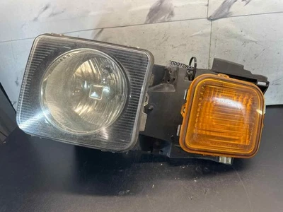06 07 08 09 10 HUMMER H3 Headlamp Assembly Left driver - Image 1 of 3