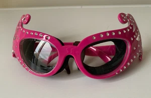 KITCHENCRAFT NO TEARS PINK CRYSTAL DAME EDNA STYLE ONION GLASSES - Imagen 1 de 8