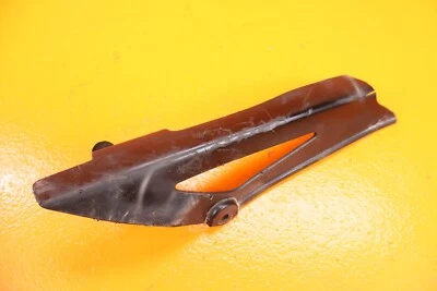 2006 - 2007 Kawasaki Ninja ZX10 ZX10r Rear Chain Guard Foto 1 de 4