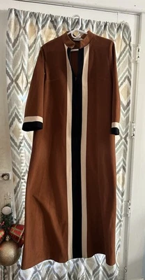 Abrigo de casa vintage Vanity Fair Robe 14 marrón crema negro terciopelo cremallera manga larga Foto 1 de 4