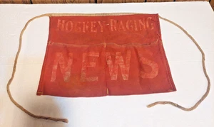 Vintage 60er Jahre Hockey Racing Zeitungsjungenschürze rot 13x11 Zoll - Bild 1 von 4