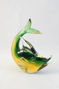 Murano vintage? Statuina pesce in vetro verde e ambra Sommerso tenuta - Foto 1 di 7