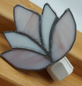 Stained Glass Night Light plug in Pink & White Lotus shape 1 Crack In Glass 