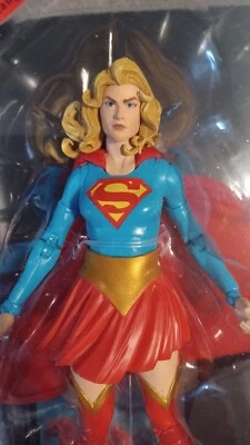 Figura "Mujer del Mañana" Page Punchers DC McFarlane Toys Supergirl *En mano* Foto 1 de 3