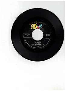 The Chandelles SURF INTRUMENTAL 45 (DOT 16553) El Gato/Jester VG+/NM- - Imagen 1 de 2