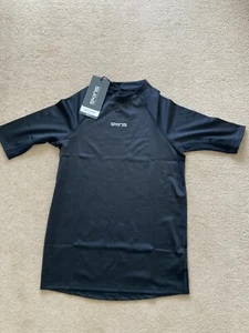 Skins - Mens DNAmic Force S/S Top -  BNWT- Many Sizes - Black - RRP £45 - Picture 1 of 4