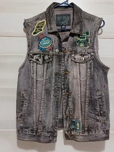 MENS ECKO UNLTD EMBROIDERED PATCHES DISTRESSED DENIM CHARCOAL VEST SIZE L - Picture 1 of 8