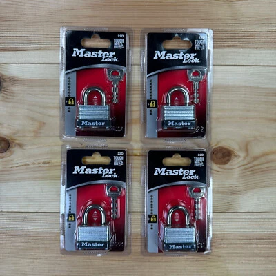 Master Lock Keyed Steel Padlock 22D 1-1/2 in x 5/8 in Outdoor NEW Lot of 4 - Image 1 of 4