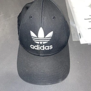 Adidas Boys Youth Hat Snap Back Trefoil White Black Flat Bill - Picture 1 of 8