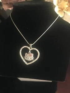 Collana Hello Kitty In Cuore Placcata Radio Cristalli Riflettenti Strass - Foto 1 di 10