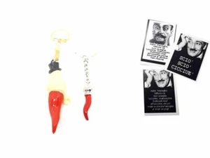 2 PORTA CHIAVI,PLASTICA 7CM,METALLO 3,5CM CORNI ROSSO SCHEDA OMAGGIO horn charms - Imagen 1 de 3