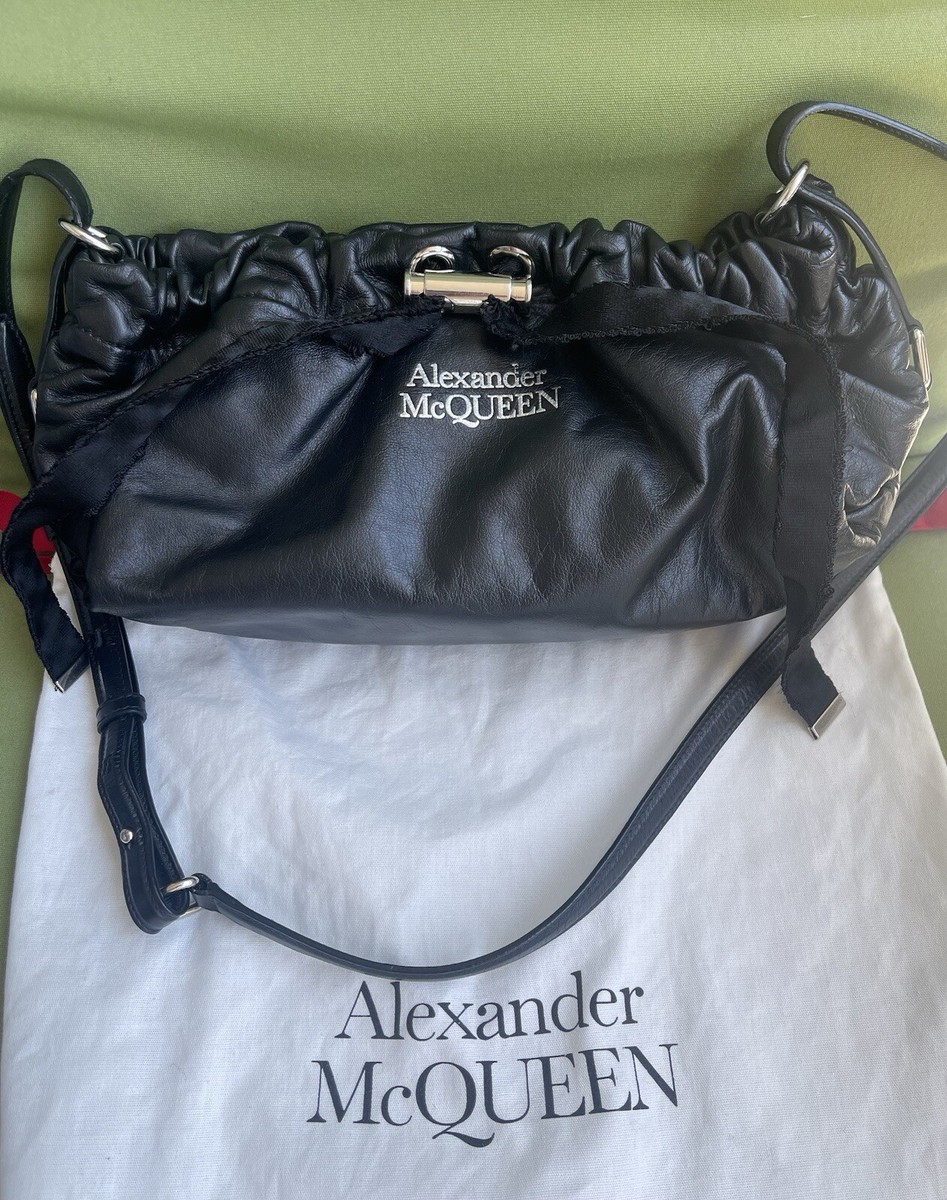 Alexander McQueen Magnetic ミディアムバッグ & ハンドバッグ Alexander McQueen Magnetic ミディアムバッグ & ハンドバッグ