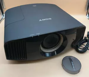 Sony 4K Native 3D Projektor VPL-VW300ES - Bild 1 von 14