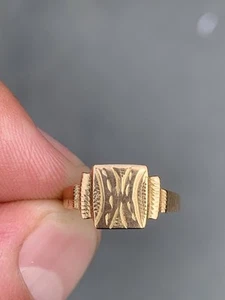 9Ct Gold Signet Ring, Victorian 9K 375 - Picture 1 of 8