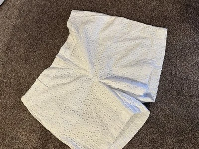 HERMOSOS PANTALONES CORTOS BLANCOS FORRADOS CON ENCAJE CON OJALES TALLA 16W NUEVOS CON ETIQUETAS Foto 1 de 4