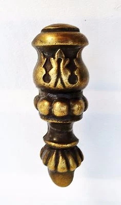 Tirador de cajón con manija de gabinete francés MCM moderno de mediados de siglo de latón centro de 1 1/2" Foto 1 de 4