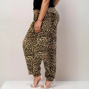 PANTALONES HARÉN LEOPARDO MARRÓN MUJER ROCKTHOSECURVES PANTALONES ALI BABA TALLAS GRANDES - Imagen 1 de 12