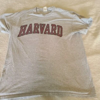Camisa universitaria Gildan gris mediana de la Universidad de Harvard para hombre Foto 1 de 4