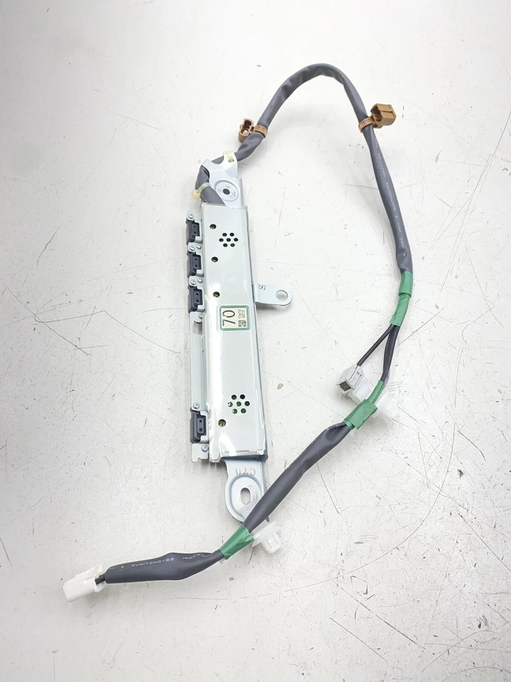 MÓDULO ANTENA TV VENTANA CRISTAL TRASERO LEXUS LS460 LS600H OEM 2013-2017 Foto 1 de 4