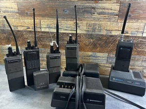 5 Motorola HT600, MTX, HT449 2-Way Radios w/ Batteries & Charger  UNTESTED - Picture 1 of 7