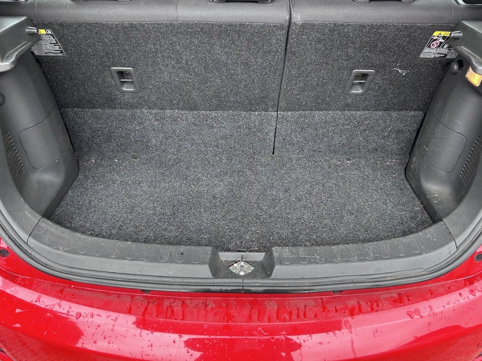 Alfombra bota genuina Suzuki Splash 2009-2014  Foto 1 de 1