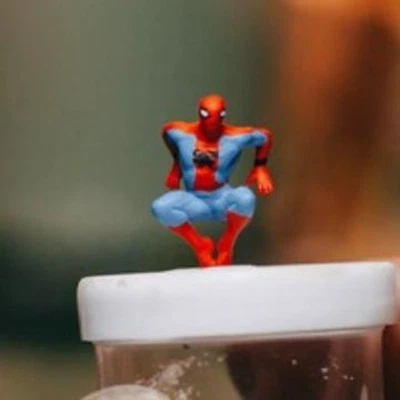 Miniature Superhero Figure v.3 HO Scale 1/87 Red Suit Diorama No Preiser GIFT - Image 1 of 4