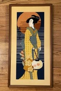 Niña geisha moderna vintage de mediados de siglo con aguja de linterna enmarcada 15W x 29L - Imagen 1 de 12