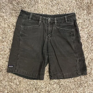 Patagonia Women's Cordalette Corduroy Shorts Nouveau Green Sz 4 Cargo 9” Inseam - Picture 1 of 12