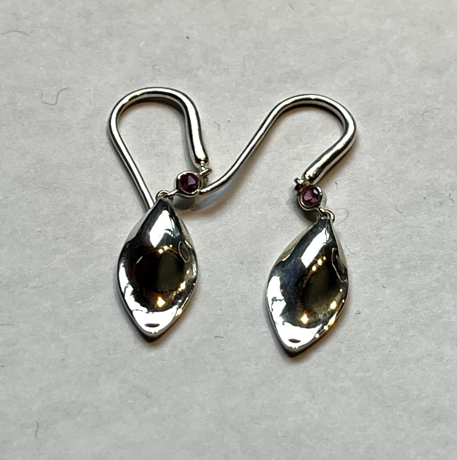 Pendientes Swarovski de plata de ley con hoja de zafiro rosa Foto 1 de 4