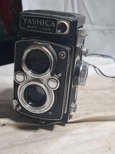 Yashica Mat 124 Vintage Camera Twin Lens Film Camera - Picture 1 of 11