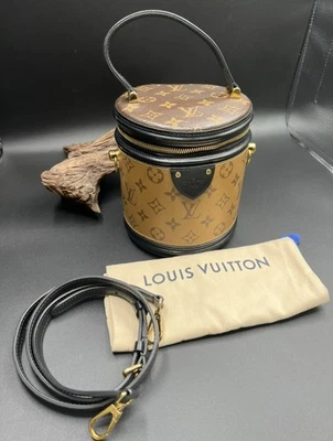 Bolso de hombro Louis Vuitton Cannes con monograma inverso cubo de maquillaje Foto 1 de 4