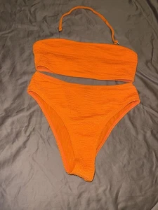 ¿SIN MARCA?? BIKINI MUJER NARANJA BRILLANTE con CORREA seminuevo - Imagen 1 de 10