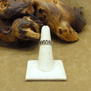 Anillo de plata de ley con diseño de trabajo abierto talla 6 - Imagen 1 de 6
