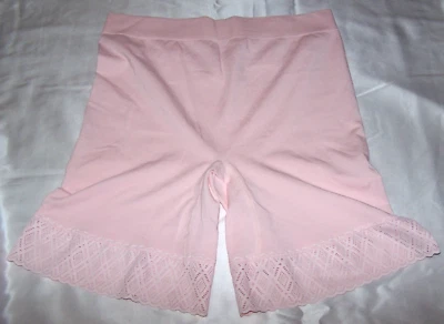 BREEZIES Long Leg Panties, Pale Pink Lace Trim Thighs Size M - Image 1 of 3