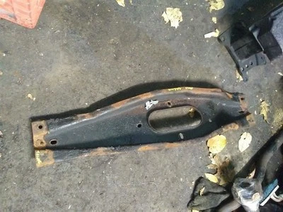 Поперечный элемент коробки передач DODGE DAKOTA 1989 2WD AT 90 91 - Изображение 1 из 4