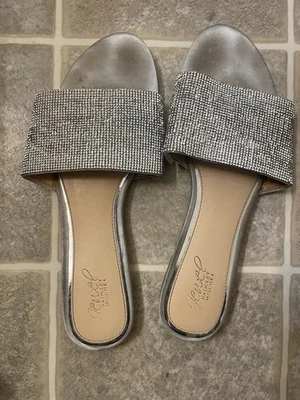 Diapositivas brillantes Badgley Mischka Dillion talla 9 hechas en 🇨🇳 Foto 1 de 3