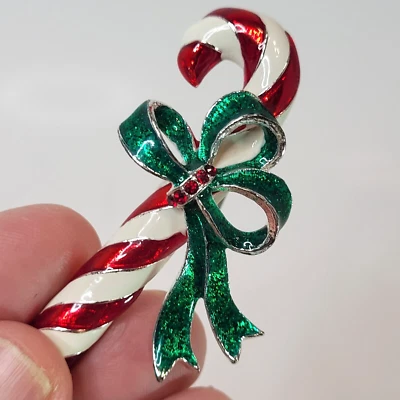 Alfiler/broche de Navidad bastón de caramelo pedrería rojo cinta verde brillante 2,5" Foto 1 de 4