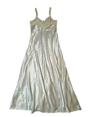 Camisón largo Victoria's Secret blanco satinado y encaje etiqueta dorada vintage talla mediana Foto 1 de 4