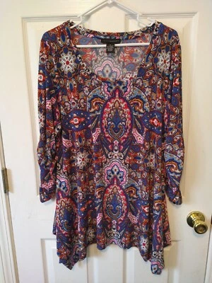 Top Grace Elements para mujer talla XL colorido geométrico cachemir cuello redondo Foto 1 de 4