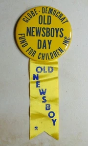 St. Louis Globe Democrat newspaper Press advertising pin button Missouri - Picture 1 of 3
