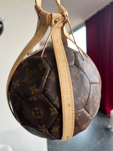 Orig. Louis Vuitton Monogam Fussball - Fußballweltmeisterschaft Frankreich 1998  - Bild 1 von 7