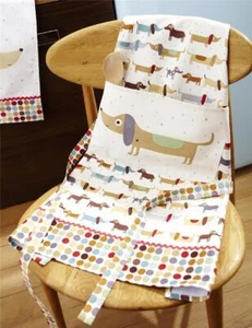 Delantal de algodón estilo doxie estilo Ulster Weavers Reino Unido Hot Dog Dachshund nuevo con etiquetas - Imagen 1 de 2