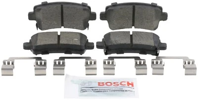 Pastillas de freno traseras de cerámica QuietCast Bosch 2016 Chevrolet Malibu Limited Foto 1 de 4
