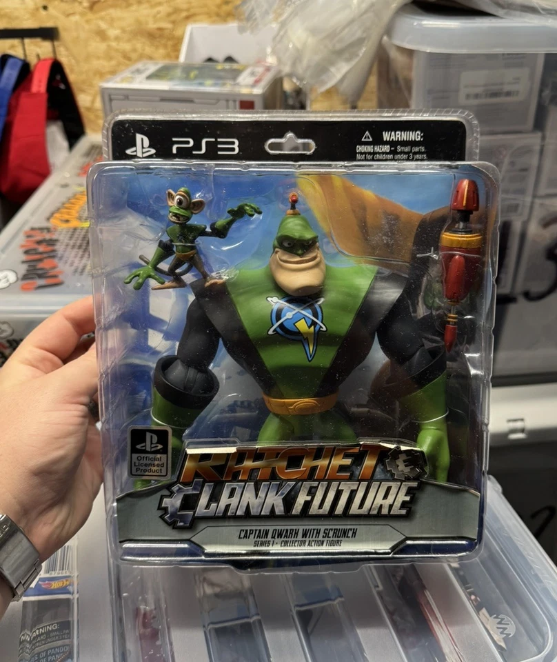 Ratchet & Clank Future Captain Qwark with Scrunch Series 1 Action Figure Sealed - Image 1 of 4